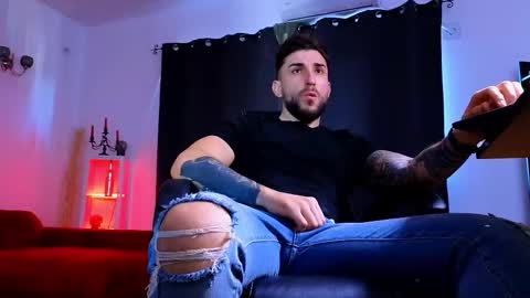 MightyAaron online show from November 24, 7:51 am