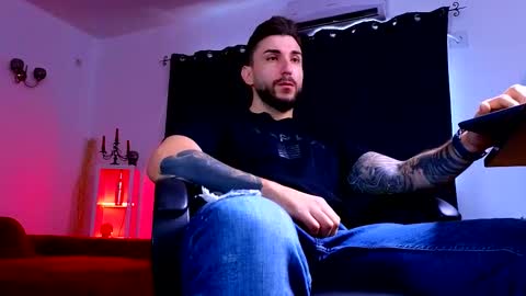 MightyAaron online show from September 26, 6:32 am