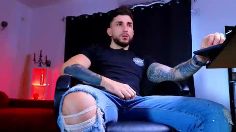 MightyAaron online show from October 14, 7:22 am