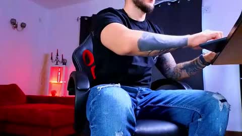 MightyAaron online show from September 9, 3:34 pm