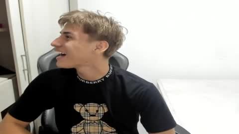 Miguel Hernandez online show from October 20, 3:33 am