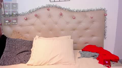 Mia Jhones online show from December 18, 5:59 am