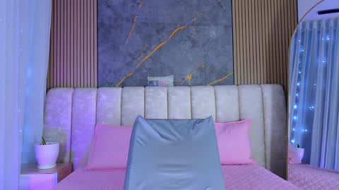 miia scoott  online show from March 30, 12:05 pm