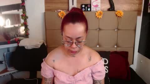 miia online show from November 15, 7:37 pm