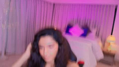 Snapshot of miiaa_evans chatting on February 4, 6:36 am Mia online show from February 4, 6:36 am