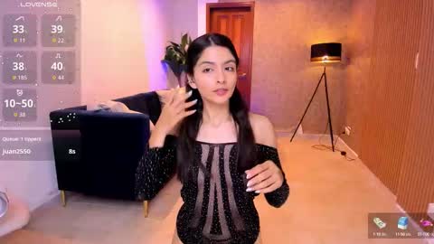Snapshot of miiaa_evans chatting on October 13, 11:12 am Mia online show from October 13, 11:12 am