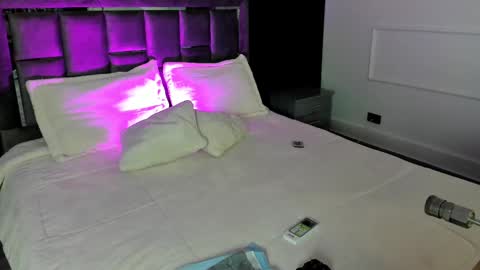 Snapshot of miiaamonroee chatting on September 23, 7:42 pm Mia Monroe online show from September 23, 7:42 pm
