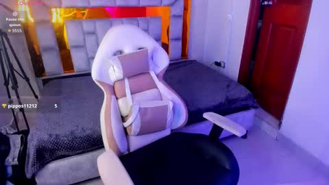 miiaboss online show from March 10, 11:36 am