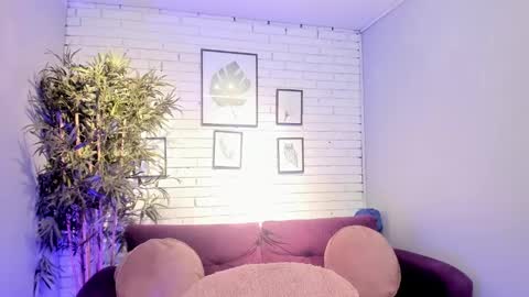 Snapshot of miilu__1 chatting on February 23, 12:37 pm miilu online show from February 23, 12:37 pm