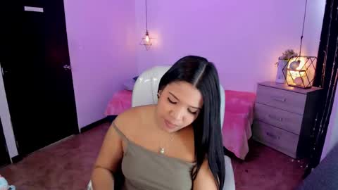 Snapshot of miiss_greyy chatting on October 14, 12:41 pm miiss_greyy online show from October 14, 12:41 pm