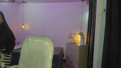 Snapshot of miiss_greyy chatting on September 18, 12:09 pm miiss_greyy online show from September 18, 12:09 pm