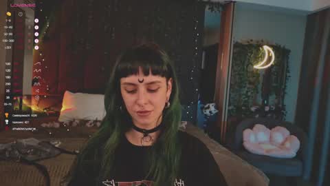 mika_moon_ online show from March 9, 2:32 pm