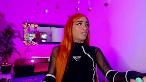 mikaelarangel online show from December 3, 7:20 am