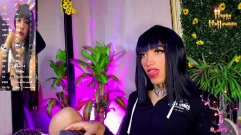 mikaelarangel online show from October 12, 4:27 am