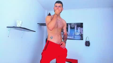Snapshot of mike__horny chatting on March 5, 10:44 am Mike online show from March 5, 10:44 am