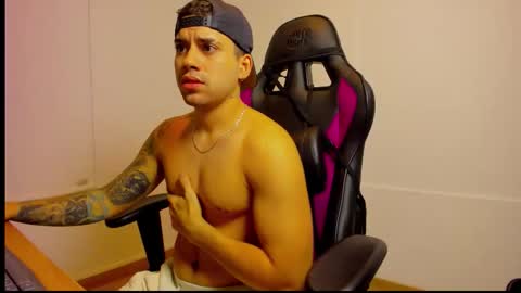 Mike Montoya online show from December 4, 10:20 pm