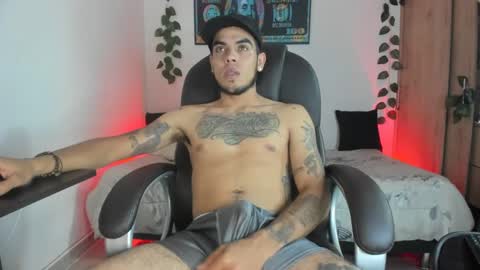 mikee_scooth online show from February 13, 6:20 am