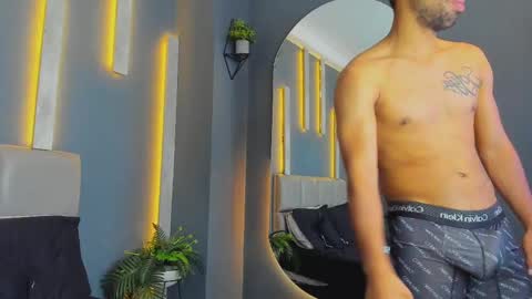 Snapshot of mikepark_ chatting on September 13, 11:34 am MIKE PARK online show from September 13, 11:34 am