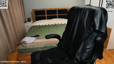 Mike    online show from March 30, 7:47 pm