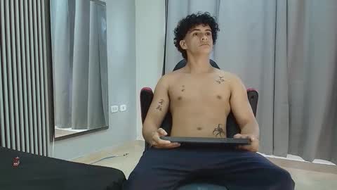 Snapshot of mikey_banji chatting on October 2, 12:15 pm mikey_banji online show from October 2, 12:15 pm
