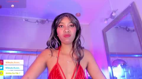 Snapshot of mikeyla_russo_ chatting on September 23, 7:42 pm Mikeyla online show from September 23, 7:42 pm