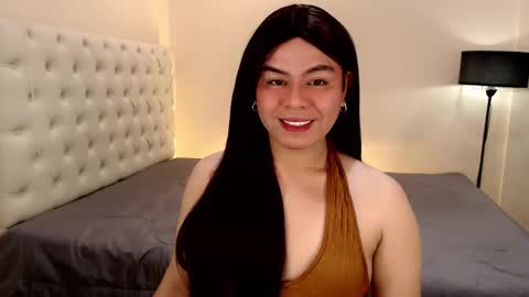 Snapshot of mikha_sensual chatting on January 20, 7:04 pm Theresa Luna online show from January 20, 7:04 pm