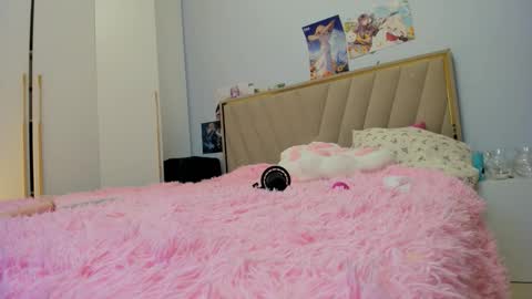Snapshot of miko_moonn chatting on October 18, 5:44 am miko_moonn online show from October 18, 5:44 am
