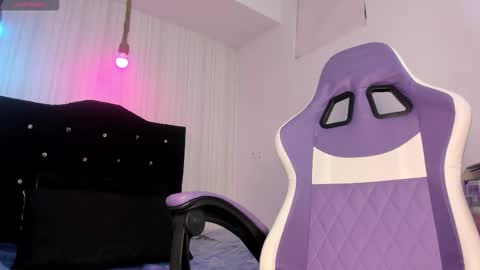 Snapshot of miku_katsuragi chatting on September 15, 2:13 am miku katsuragi online show from September 15, 2:13 am
