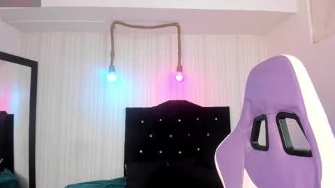 Snapshot of miku_katsuragi chatting on September 16, 2:24 am miku katsuragi online show from September 16, 2:24 am