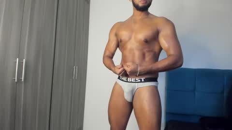 Snapshot of miky_xxx chatting on October 13, 2:24 am Miky online show from October 13, 2:24 am