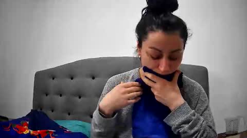 Mikyloveu online show from April 2, 2:24 pm