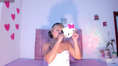 Snapshot of mila_1wood chatting on September 24, 12:12 pm mila_1wood online show from September 24, 12:12 pm