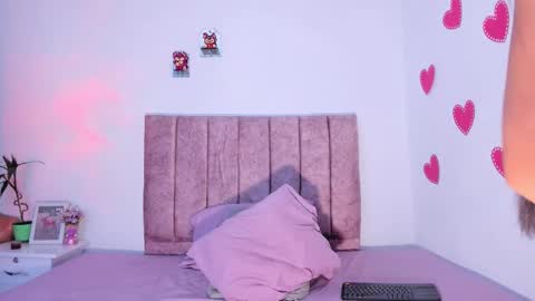 Snapshot of mila_1wood chatting on October 2, 12:37 pm mila_1wood online show from October 2, 12:37 pm