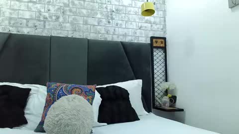 Snapshot of mila_adamss chatting on February 13, 11:39 am mila_adamss online show from February 13, 11:39 am
