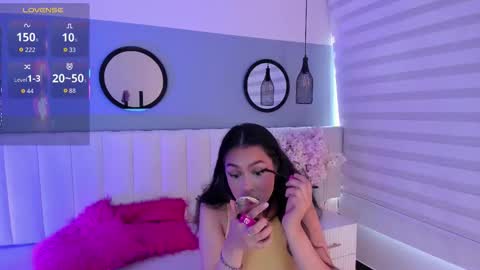 mila_hank online show from November 26, 12:35 pm