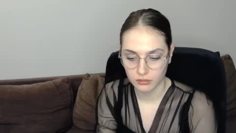 mila_keyy online show from March 7, 8:42 pm