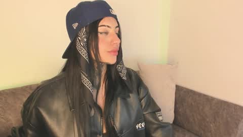 Snapshot of mila_monty__ chatting on January 17, 7:30 am     online show from January 17, 7:30 am