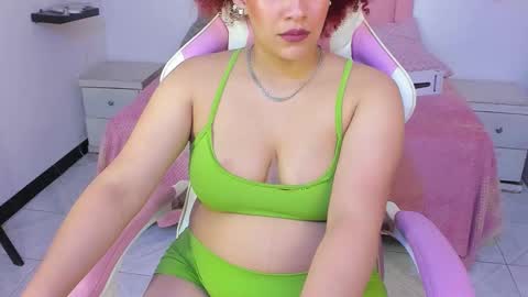 mila_rozze online show from December 3, 3:02 pm