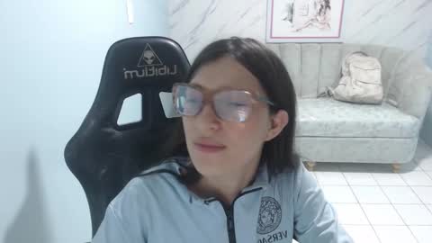 mila_t online show from March 3, 2:40 am