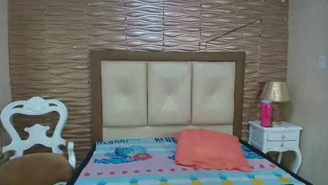 miladiosa online show from January 13, 11:40 am