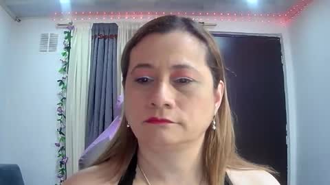 milagros_latin online show from November 13, 10:45 pm