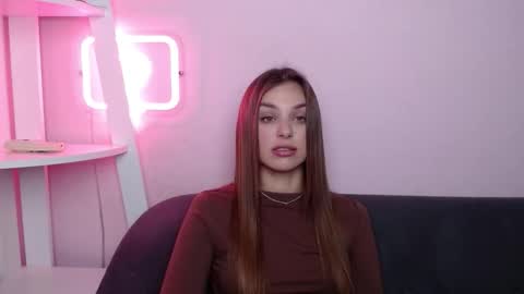 milanaangelas online show from February 28, 7:01 am