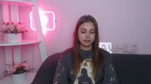 milanaangelas online show from September 13, 4:59 am