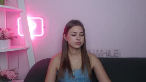 milanaangelas online show from October 24, 4:46 am