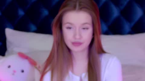 MilanaBalmain online show from February 25, 2:15 pm