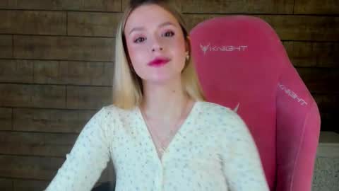 MilanaBalmain online show from March 4, 4:26 pm