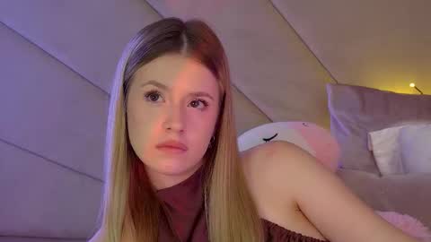 MilanaBalmain online show from September 23, 4:39 am