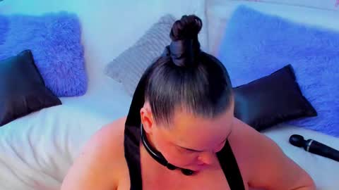 Lana online show from February 24, 6:49 am