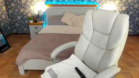 Snapshot of milanamusee chatting on March 2, 4:53 pm Milana online show from March 2, 4:53 pm