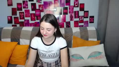 Snapshot of milanaroz chatting on February 27, 5:51 am milanaroz online show from February 27, 5:51 am